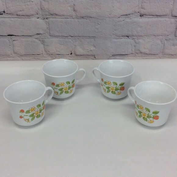 Vintage Corelle Strawberry Sundae 8oz Tea/Coffee Cups/Mugs Set of 4 Collectible - Picture 1 of 8